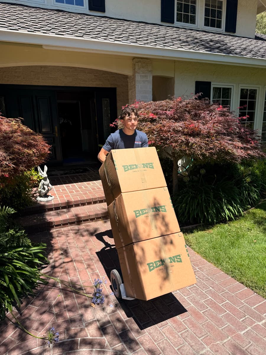 Silicon Valley Moving & Storage crew member in uniform