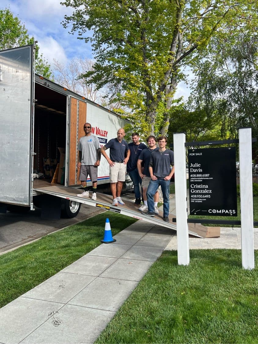 Silicon Valley Moving crew at a Bay Area residential property