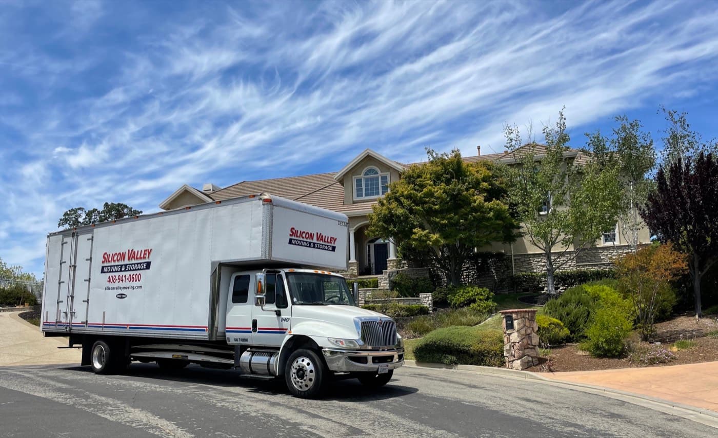 Silicon Valley Moving truck at a Bay Area residential property