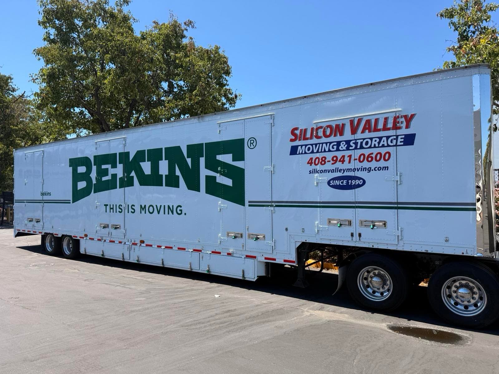 Silicon Valley Moving truck ready for an educational institution relocation